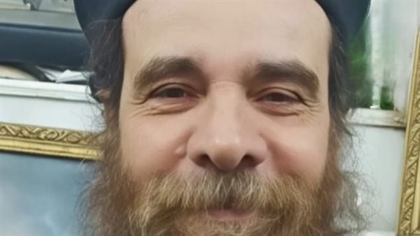 البابا تواضروس الثاني يقدم العزاء لملوي في وفاة كاهن نتيجة حادث مؤسف