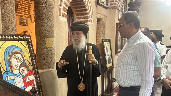 محافظ قنا يقوم بجولة تفقدية في دير اللابس الروح بنقادة مع صور