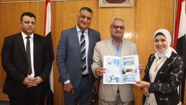 تكريم سماح جاد وكيل وزارة الصحة ببني سويف بعد انتقالها للعمل في الجيزة