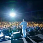 إيهاب توفيق يحيي حفلاً جماهيرياً في عيد الأضحى بحضور كامل