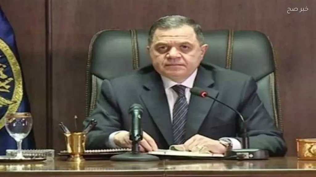 وزير الداخلية يوافق على تجنس 21 مواطنًا بجنسيات أجنبية