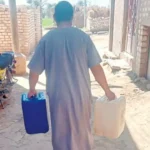أهالي منيل موسى ببني سويف يعانون من انقطاع مياه الشرب لمدة 21 يوماً