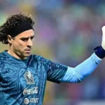 غييرمو أوتشوا يشارك في كأس العالم للمرة السادسة