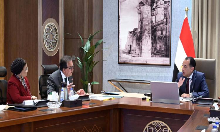 مدبولي يتابع جهود حوكمة منظومة صرف ألبان الأطفال