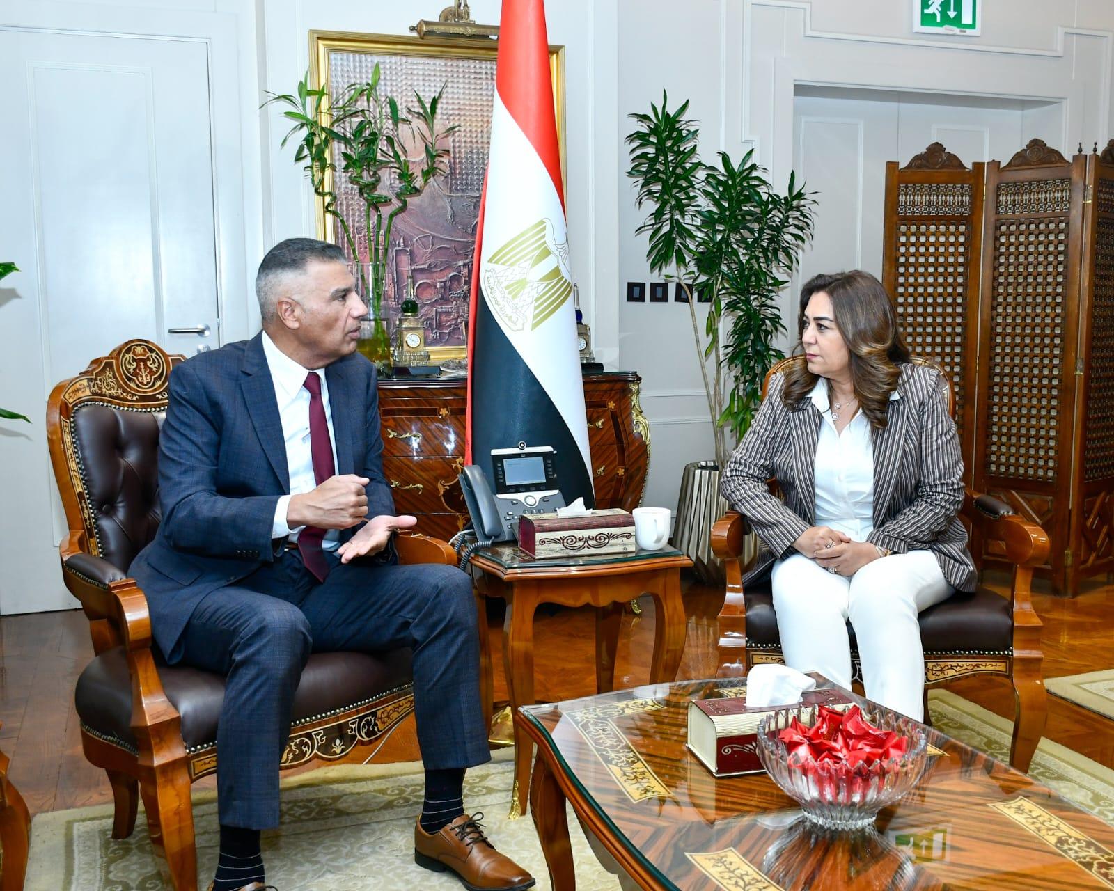 صور اللقاء
