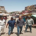 رئيس مدينة أسوان يؤكد على الالتزام بخطوط التنظيم في سوق السيل