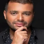 رامي صبري يعلن وفاة والد المنتج محمد الشاعر