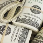 سعر الدولار مقابل الجنيه اليوم الثلاثاء يشهد تراجعاً ملحوظاً في البنوك المصرية