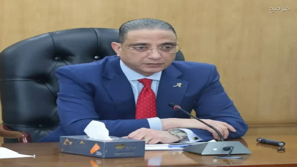 محافظ الجيزة يتابع إجراءات إزالة عقار بعد سقوط شرفتين