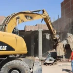 إزالة مبنى مخالف في الخصوص بعد محاولة تمويه فاشلة
