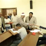 رئيس جامعة الأزهر يتفقد امتحانات الفصل الدراسي الثاني ويشارك الطلاب فرحتهم