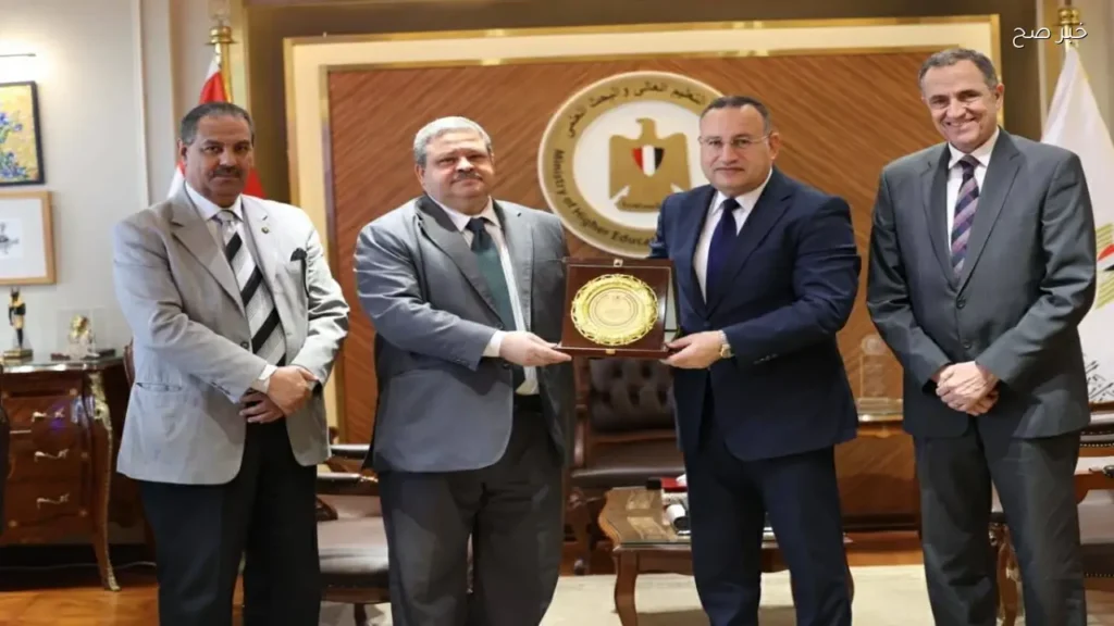 وزير التعليم العالي يناقش تعزيز جودة التعليم الفني والتكنولوجي