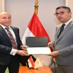 تكريم مفتش تموين بالإسكندرية بعد تعرضه للاعتداء أثناء الحملات الرقابية