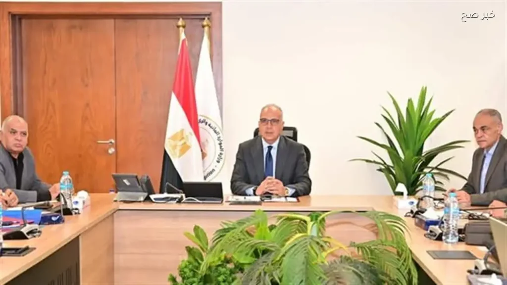 إدراج أعمال تطهير الترع والمصارف على المنصة الإلكترونية بوزارة الري